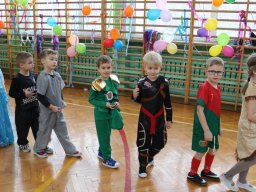 b_1024_768_0_00_images_2023_2024_WYDARZENIA_Choinka_418435754_840201447907805_804286830485650767_n